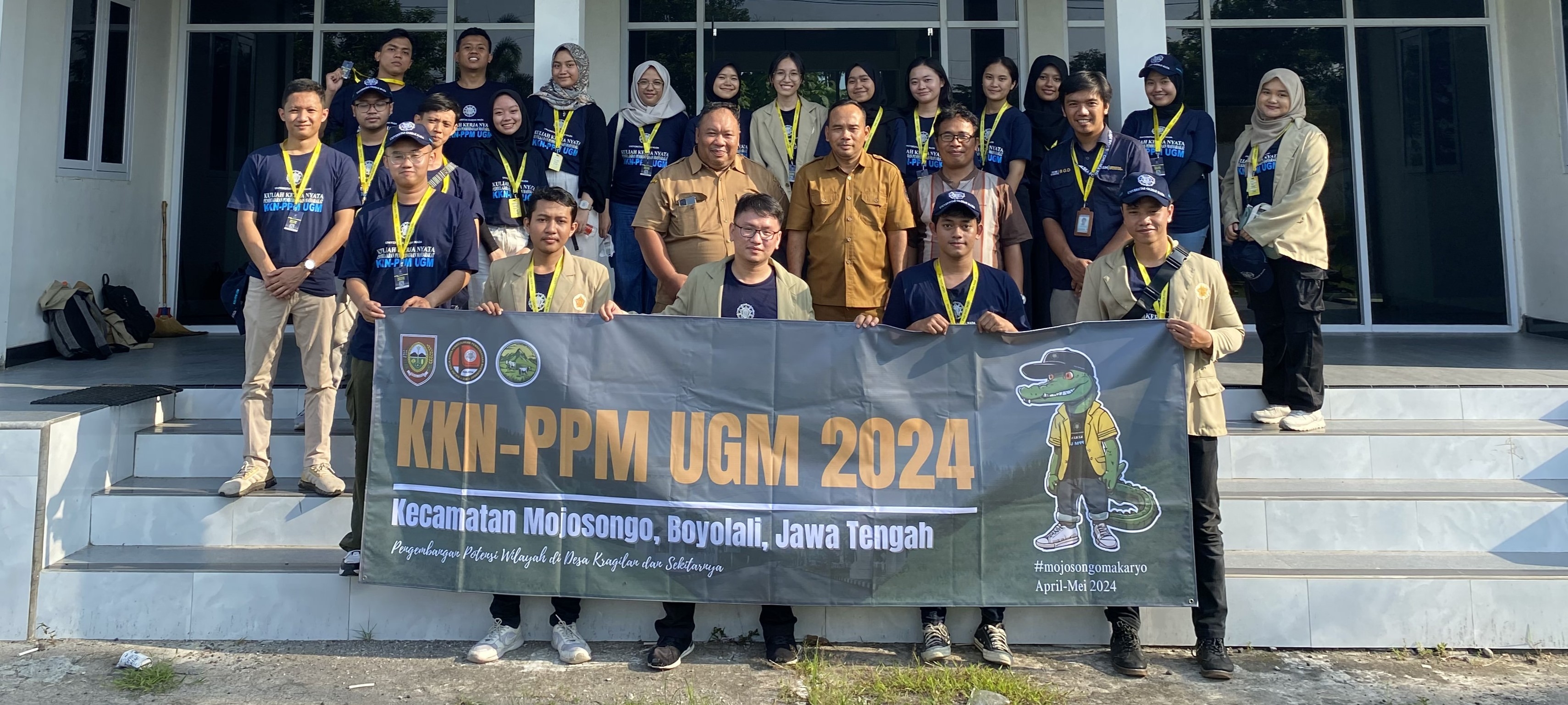 Banner Penerjunan Mahasiswa KKN PPM UGM di Kecamatan Mojosongo Mendapatkan Sambutan Hangat Seluruh Pihak